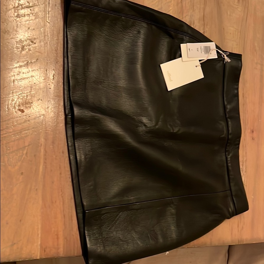 Aritzia - Wilfred Black A-Line Mini Skirt for Work